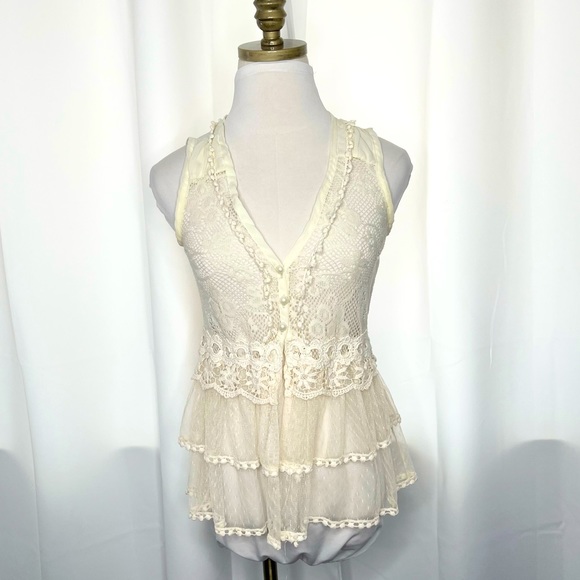 AMERICAN RAG Sleeveless Lace Overlay Top - Picture 1 of 8